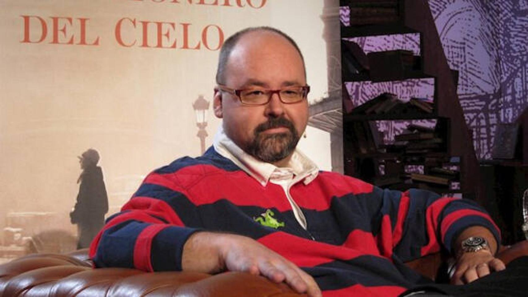 El escritor español Carlos Ruiz Zafón