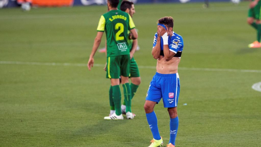 Jaime Mata se lamenta tras una ocasión en el Getafe - Eibar