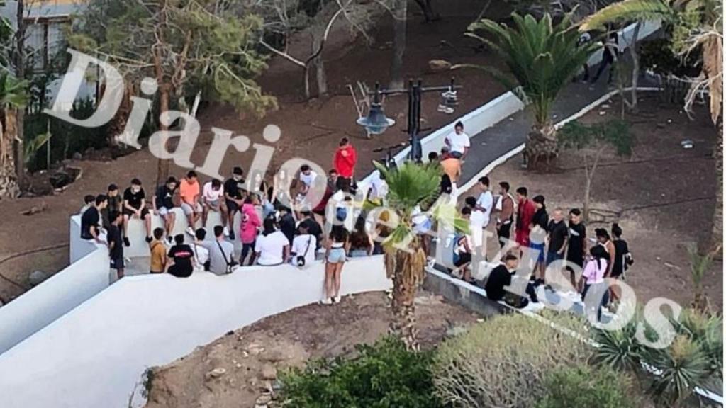 Menores boxeando en la calle y tirándose piedras: la peculiar escena ocurrida en Candelaria