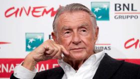 Muere Joel Schumacher.