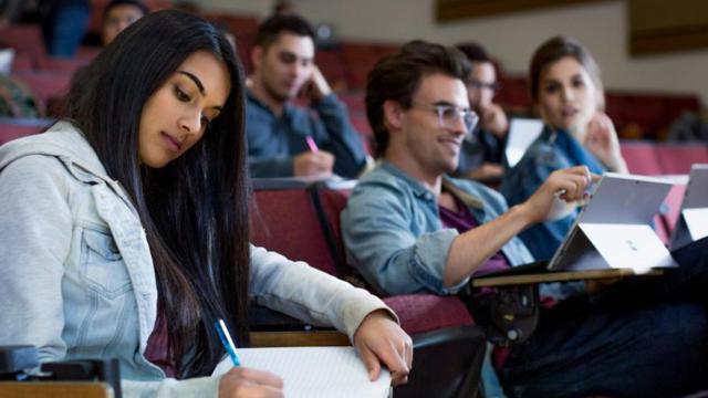 La oferta formativa de Microsoft cubre todos los colectivos, de universitarios a desempleados.