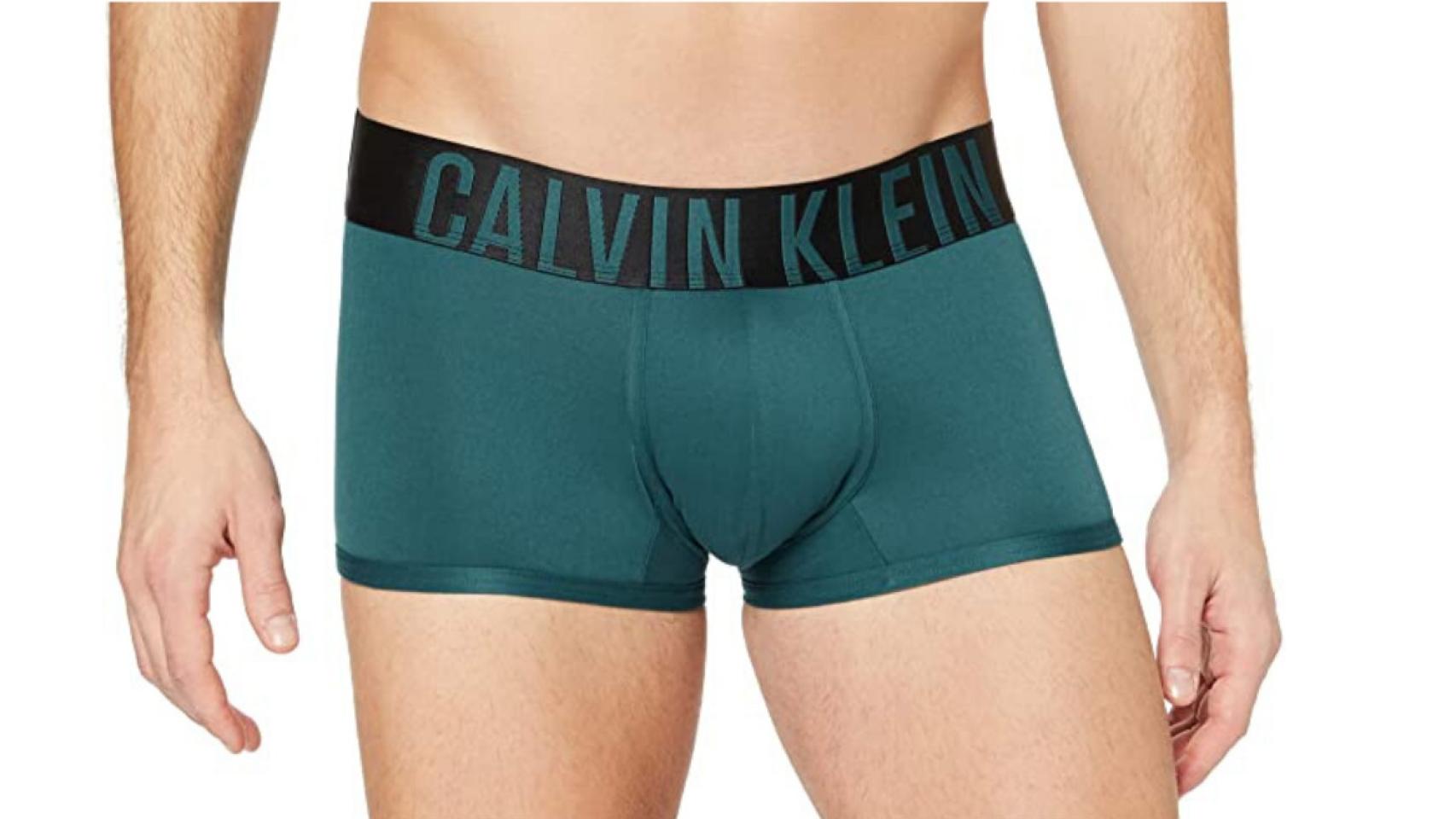 Rebajas en ropa interior y básicos de Calvin Klein para mujer y hombre