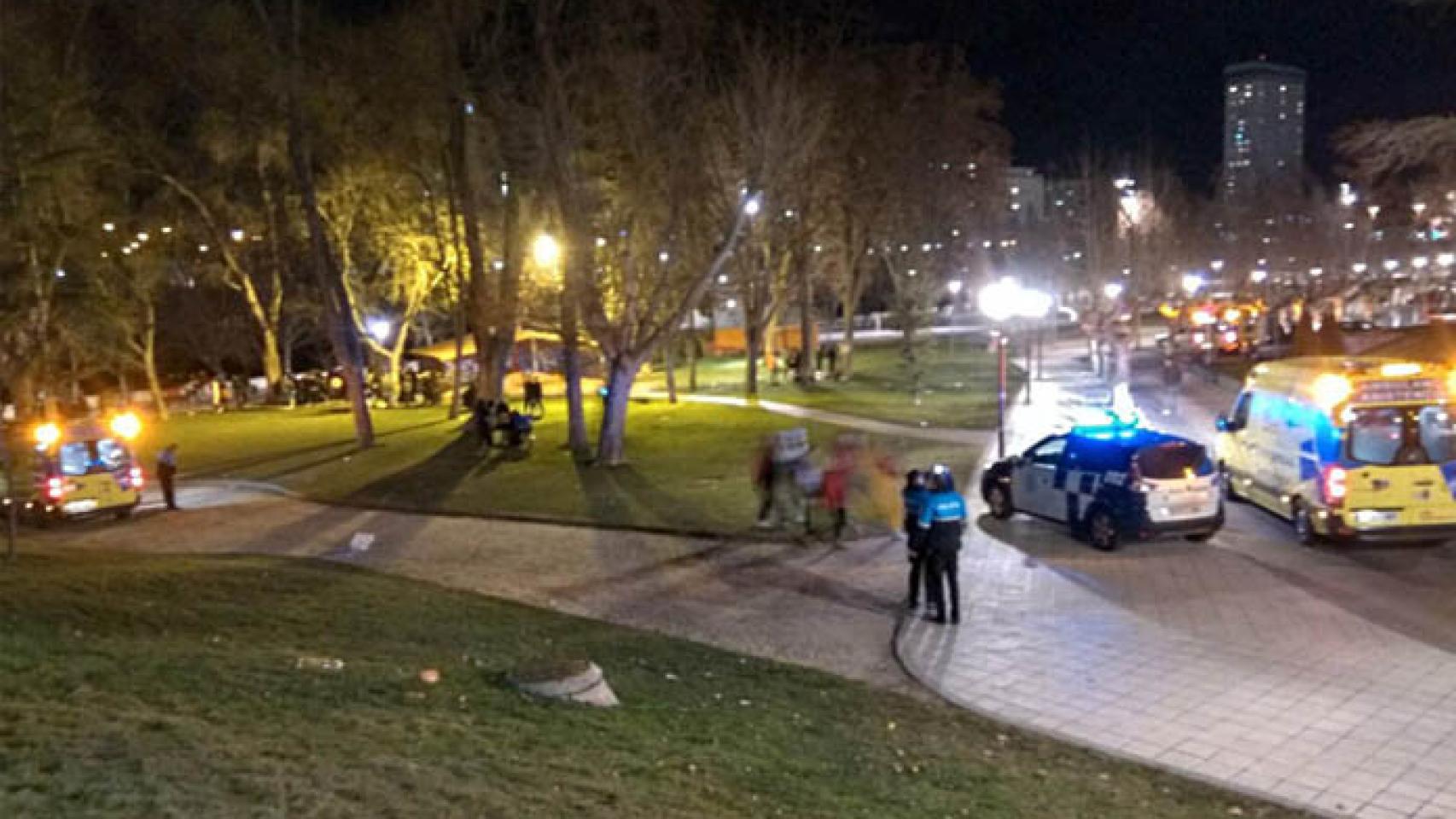 Una pelea de madrugada deja a un joven herido en el brazo por arma blanca en Valladolid: se busca al autor