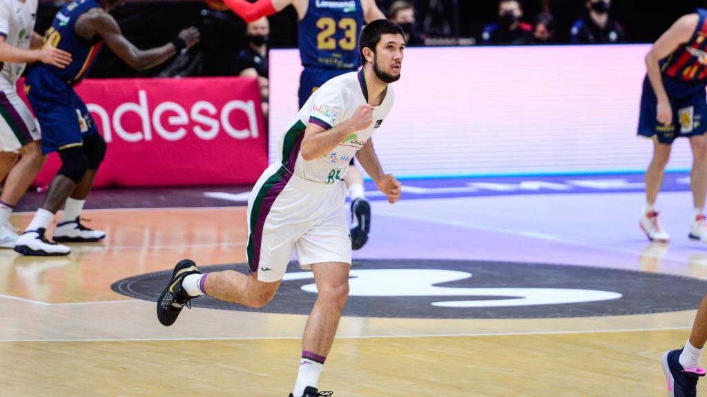 Bouteille celebra una canasta ante Baskonia