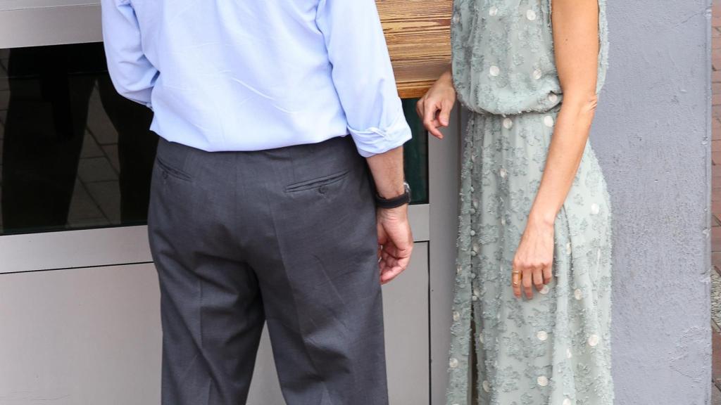 Felipe y Letizia durante su visita a un restaurante de las Palmas de Gran Canaria.