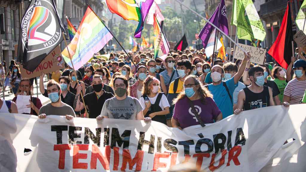 La manifestación 'Tenim història, tenim futur' por los derechos LGBTI en Barcelona.