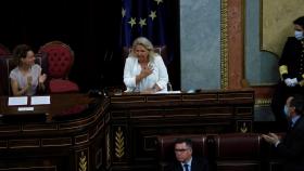 Ángeles Pedraza, vicepresidenta de la Fundación Víctimas del Terrorismo, aplaudida en el Congreso.