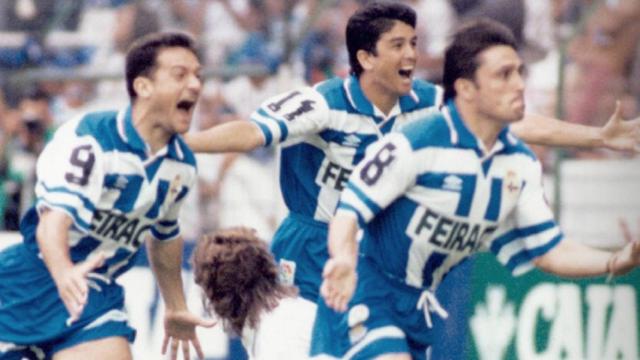 Alfredo celebra su gol en la final de Copa del 95.