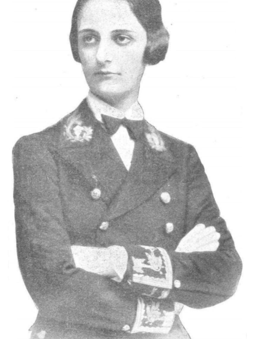 Pilar Carega, con el uniforme del cuerpo de ingenieros.