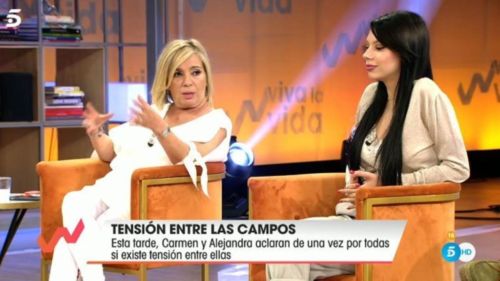 Borrego junto a su sobrina Alejandra en el plató de Telecinco.