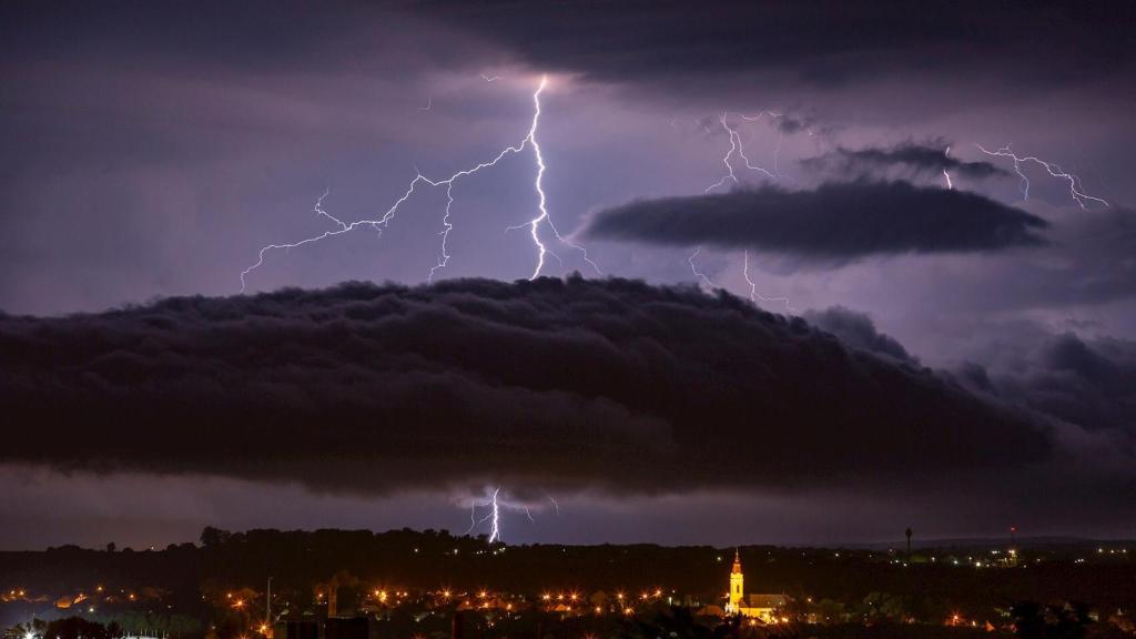 Tormenta eléctrica. EFE/EPA Gyorgy Varga.