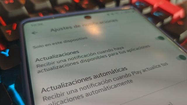 Google tiene un lío tremendo con esta notificación de la Play Store