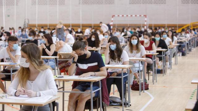 Estudiantes de Navarra durante las pruebas de acceso a la Universidad.