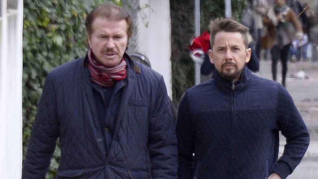 Alexis Ledgard y Edmundo Arrccet paseando por las calles de Madrid.