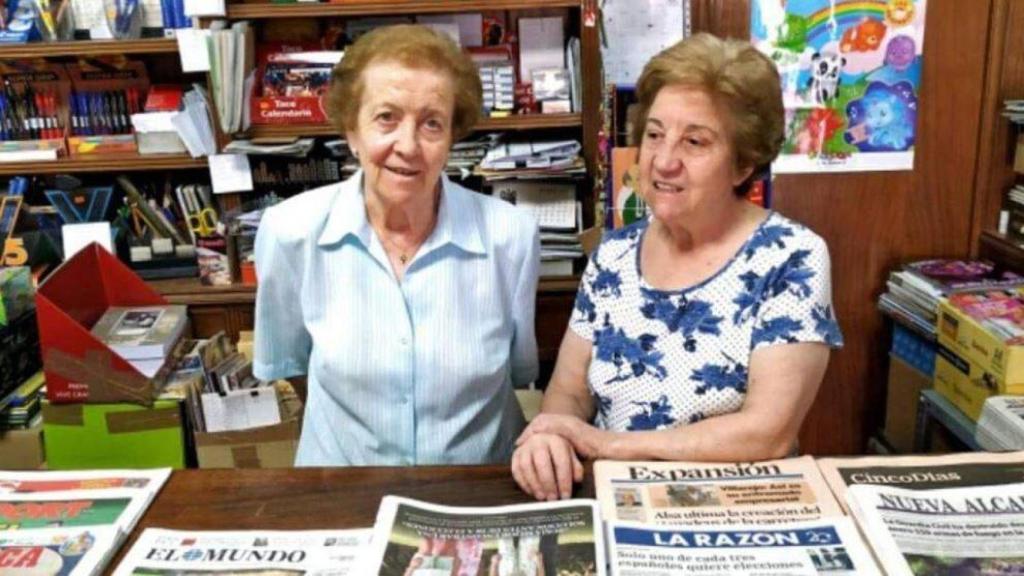 Ascensión y María De Blas se han jubilado y con ello echa el cierre la Librería Alcarreña