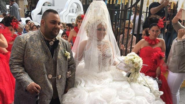 Juan Manuel Reyes Macías, apodado 'el Potito', junto a su hermana el día de su boda.