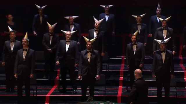 Momento de la representación de 'La Traviata' en el Teatro Real.