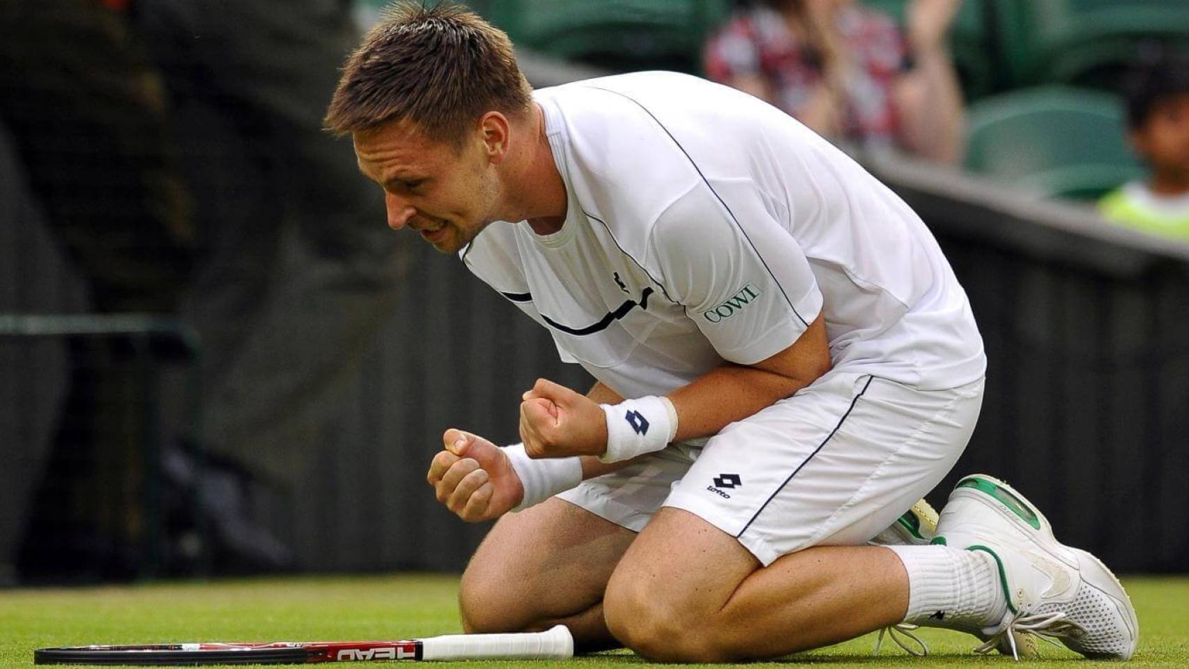 Robin Soderling celebra una victoria durante su carrera