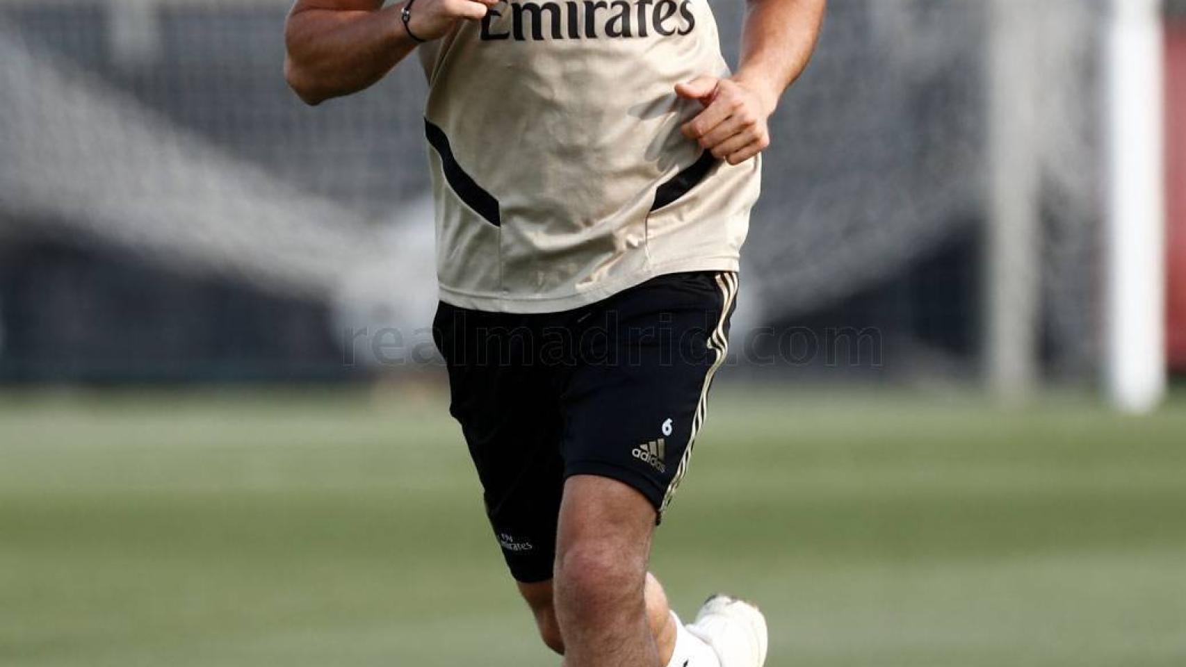 Nacho Fernández, entrenándose en solitario en la Ciudad Real Madrid