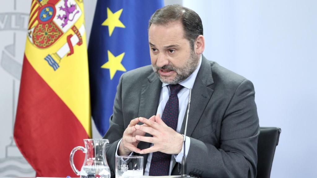 El ministro de Transportes, Movilidad y Agenda Urbana, José Luis Ábalos, interviene durante la rueda de prensa posterior al Consejo de Ministros en Moncloa, en Madrid (España), a 7 de julio de 2020.