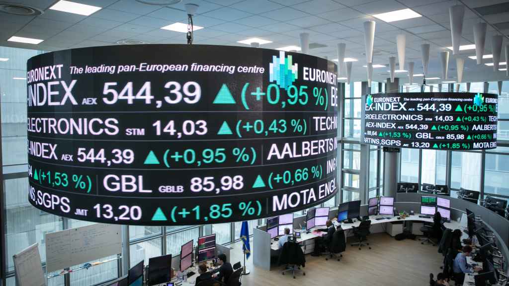 Sala de cotizaciones bursátiles de un mercado europeo.