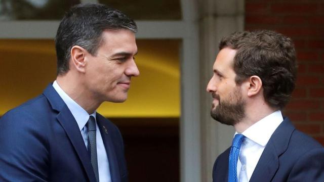 Casado lamenta la hipocresía y el cinismo de Sánchez sobre los pactos con el PP