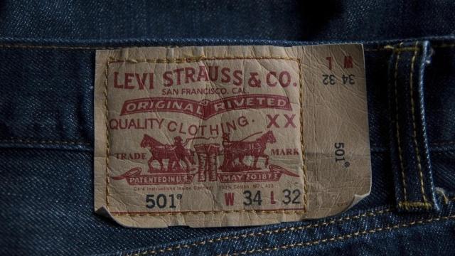 Levi Strauss pierde 322 millones de euros y despedirá al 15% de su plantilla