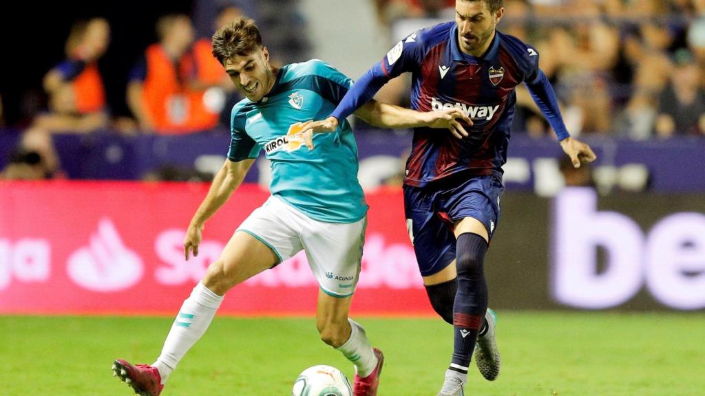 Nacho Vidal y José Campaña, durante un Levante - Osasuna