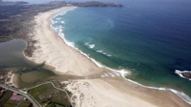 Valdoviño reserva el 28% de las plazas de aparcamiento de sus playas para residentes