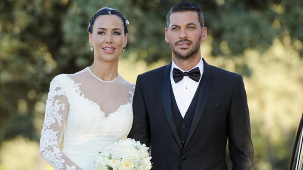 Vania Millán y René, el día de su boda.