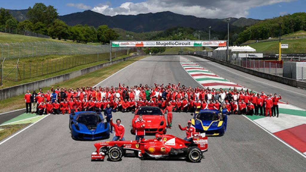 La escudería Ferrari en el circuito de Mugello