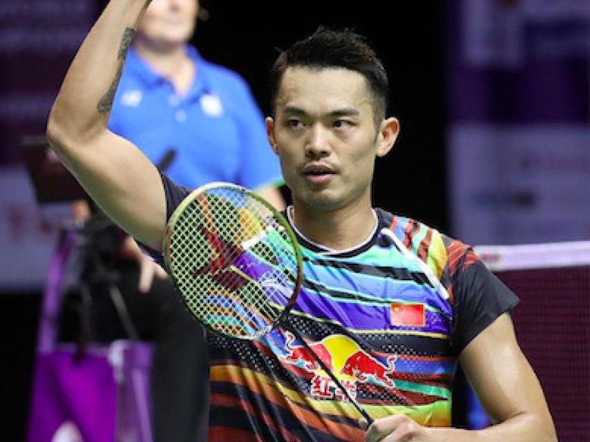 Lin Dan celebra un título