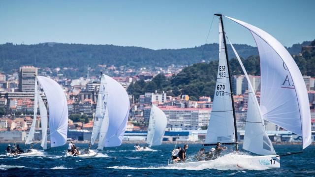 Jornada atípica en las Villalia series J70 de vela de Vigo con una única prueba válida