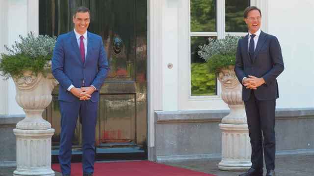 El presidente del Gobierno español, Pedro Sánchez junto al primer ministro holandés, Mark Rutte.