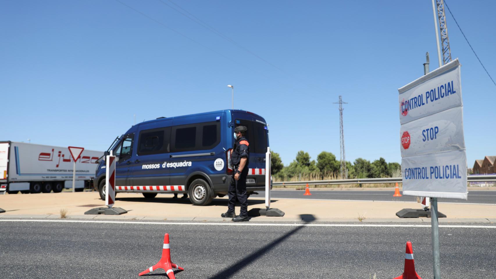 Control de los Mossos D'Esquadra en la entrada de Lérida.