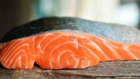 Una imagen de archivo de un trozo de salmón.
