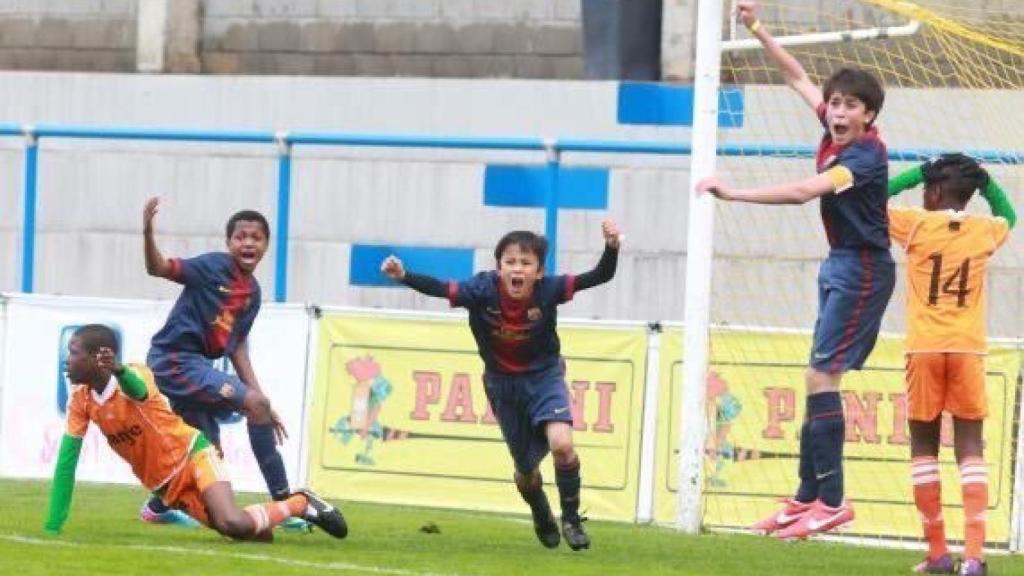 Ansu Fati, Take Kubo y Eric García en un partido con el Barça