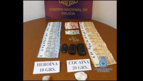Dos detenidos por tráfico de drogas tras hallarles cocaína y heroína en Ribeira (A Coruña)