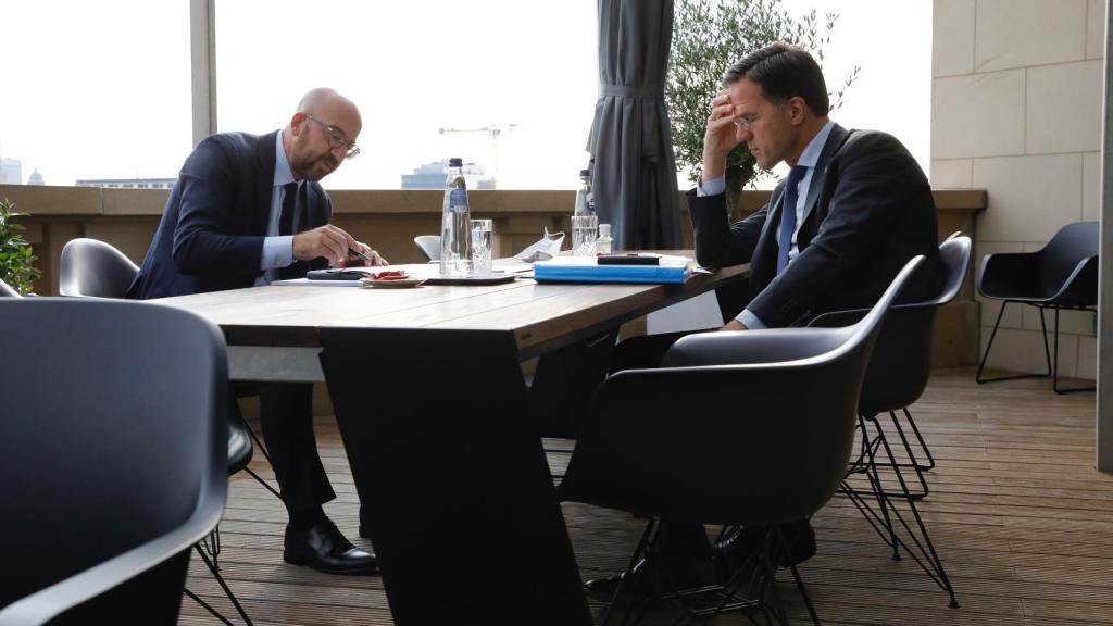 Mark Rutte ha mantenido la primera bilateral con el presidente del Consejo Europeo, Charles Michel