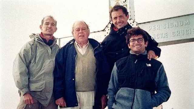 Pere, Jordi Pujol (padre), Jordi (hijo) y Oriol  en el Aneto, en 1999.
