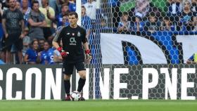 Casillas durante un partido con el Oporto