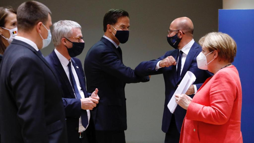 Mark Rutte y Charles Michel celebran el acuerdo