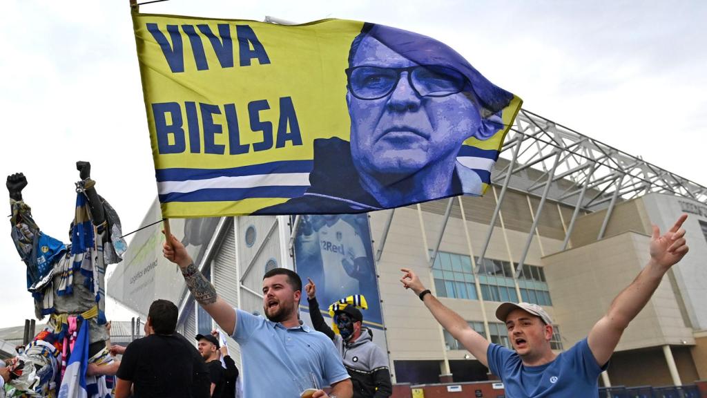 Homenajes a Marcelo Bielsa durante las celebraciones por el ascenso