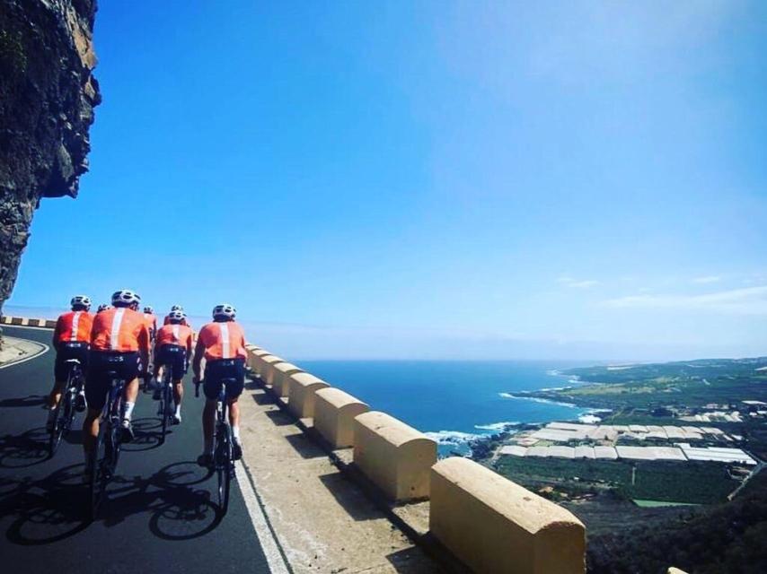 El Team Ineos entrenando en Tenerife