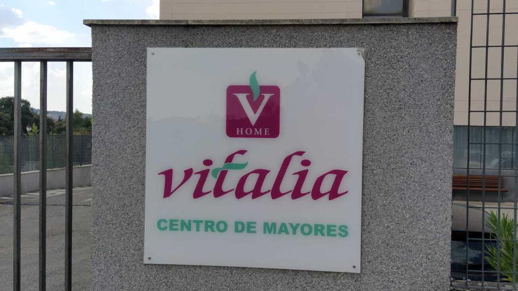 El cartel de la entrada principal de Vitalia, la residencia de ancianos donde ocurrieron los hechos.