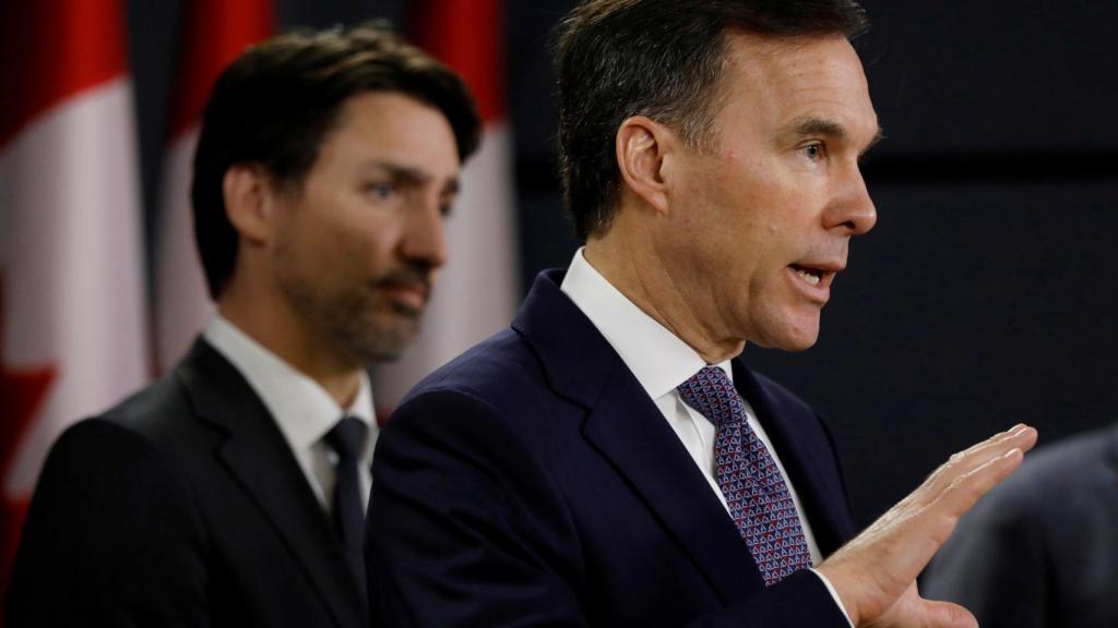 Justin Trudeau y el ministro de Finanzas, Bill Morneau, involucrado en el escándalo.