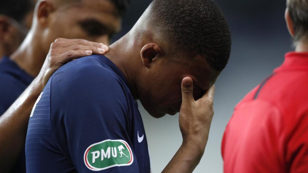 Mbappé, llorando tras una entrada