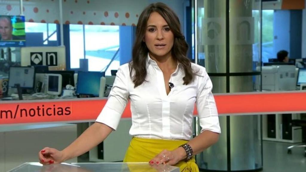 Lorena García presenta 'Antena 3 Noticias' desde 2015.