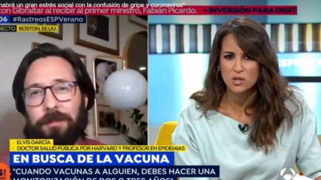 La periodista castellano-manchega Lorena García entrevista en Espejo Público al profesor Elvis García