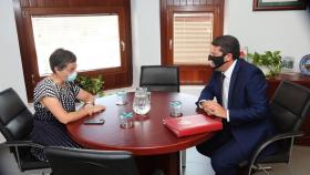 Arancha Gonzñalez Laya y Fabian Picardo, reunidos en Algeciras.